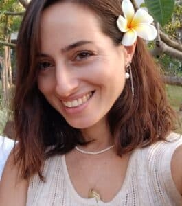 Read more about the article נועה ברזלי לופן